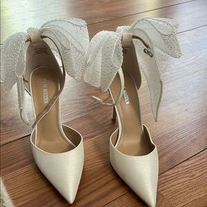 Steve Madden White Heels with Bow Detail